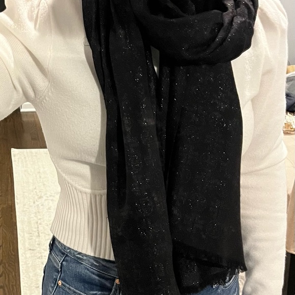 Tory Burch black logo scarf - Picture 2 of 4